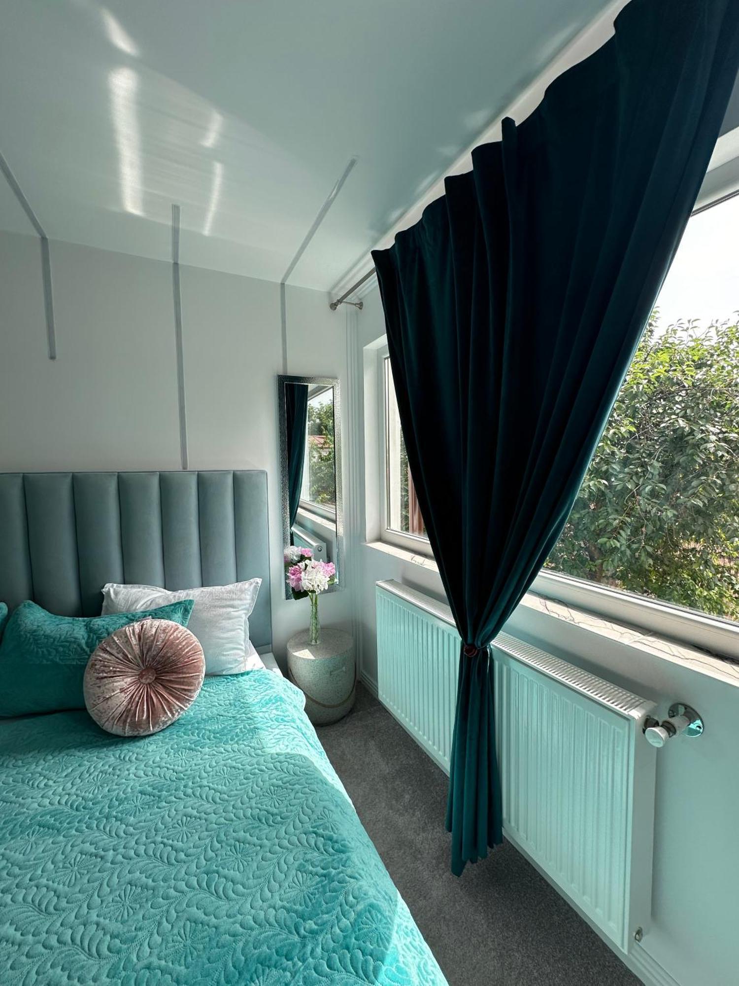 Elegant Escape Central Studio Craiova Exterior photo